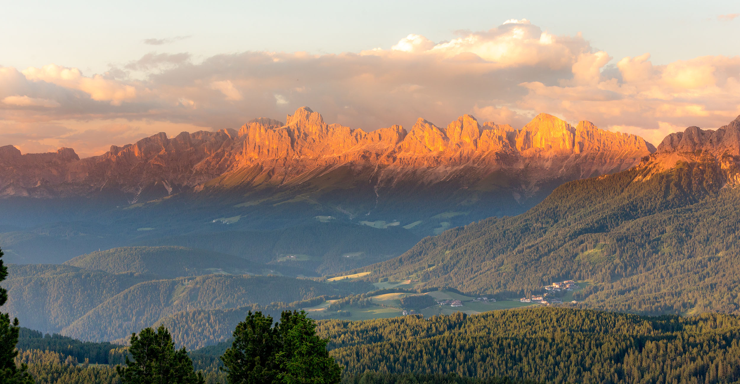 stuppner Sommerurlaub Eggental Dolomiten Wanderurlaub Latemar Rosengarten (5) stuppner Sommerurlaub Eggental Dolomiten Wanderurlaub Latemar Rosengarten (5)
